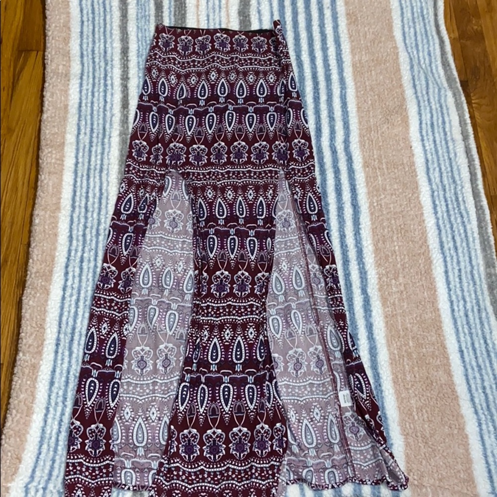 Double slit skirt